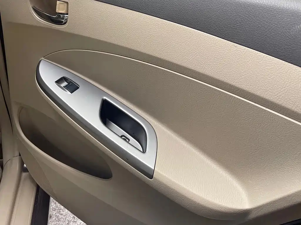 BYD L3 2012