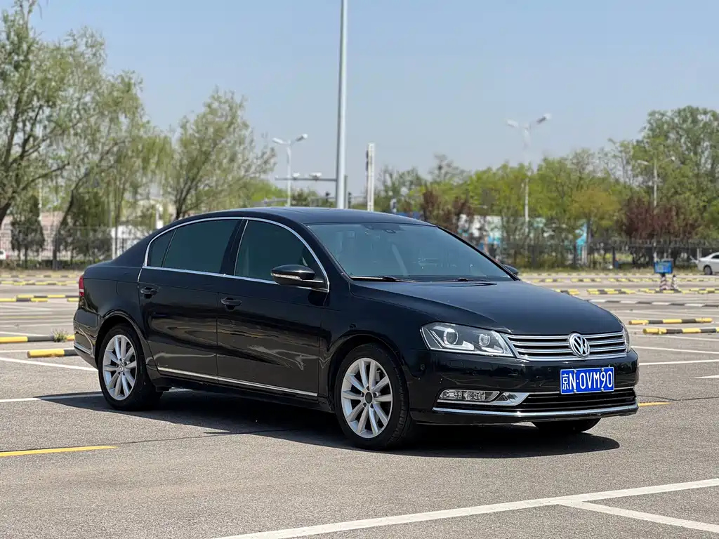 VOLKSWAGEN MAGOTAN 2013