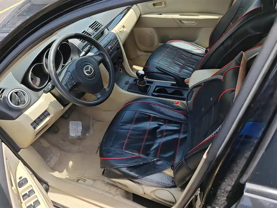 MAZDA 3 2010