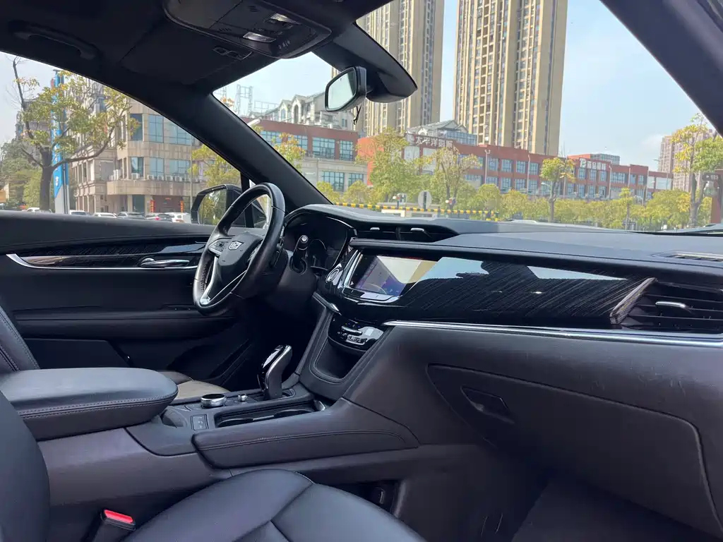 CADILLAC XT6 2021