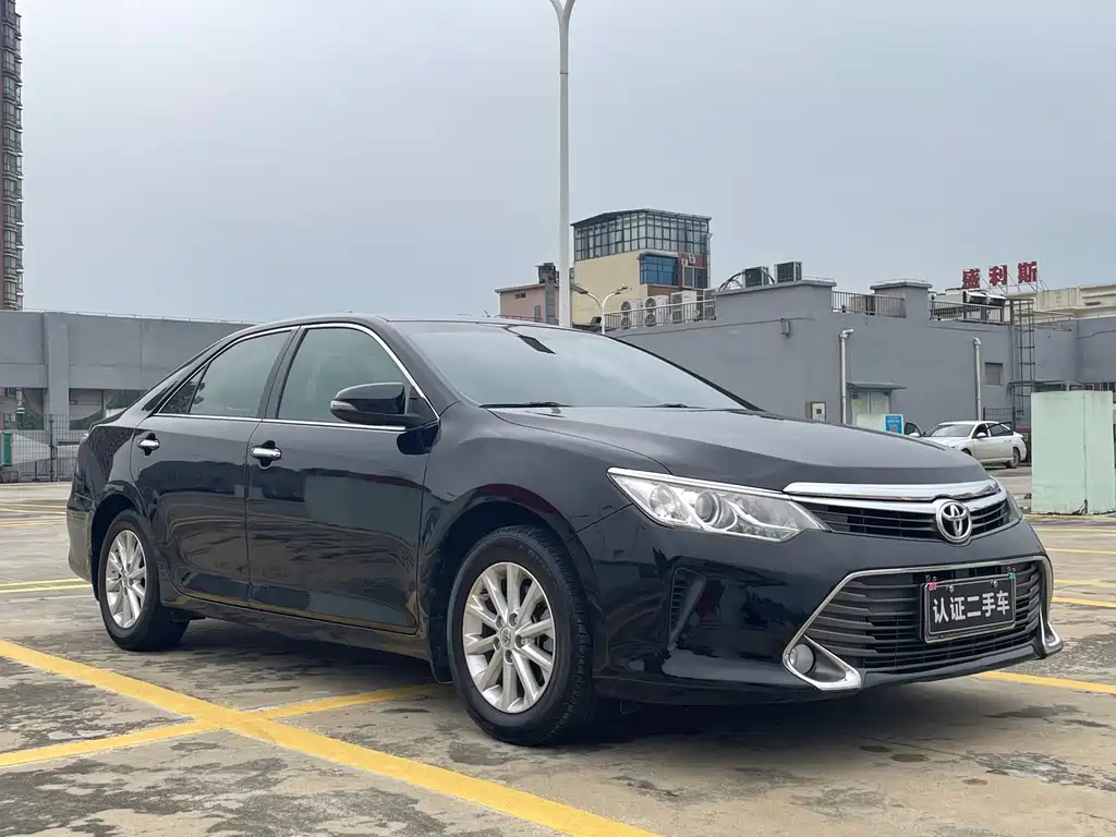 TOYOTA CAMRY 2016