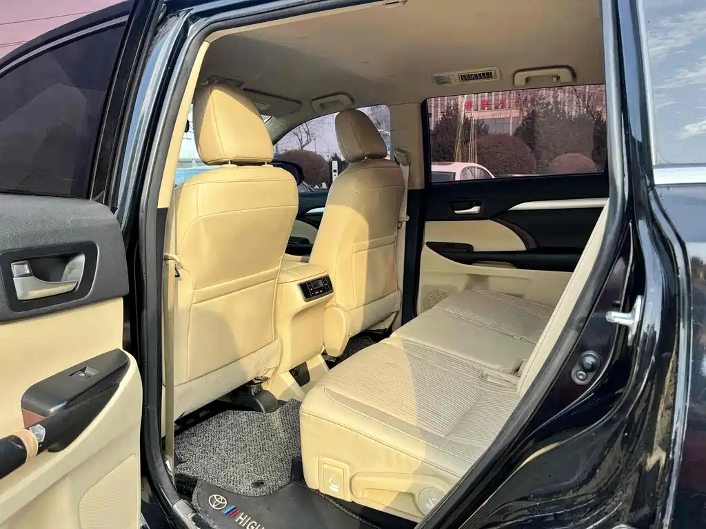 TOYOTA HIGHLANDER 2016