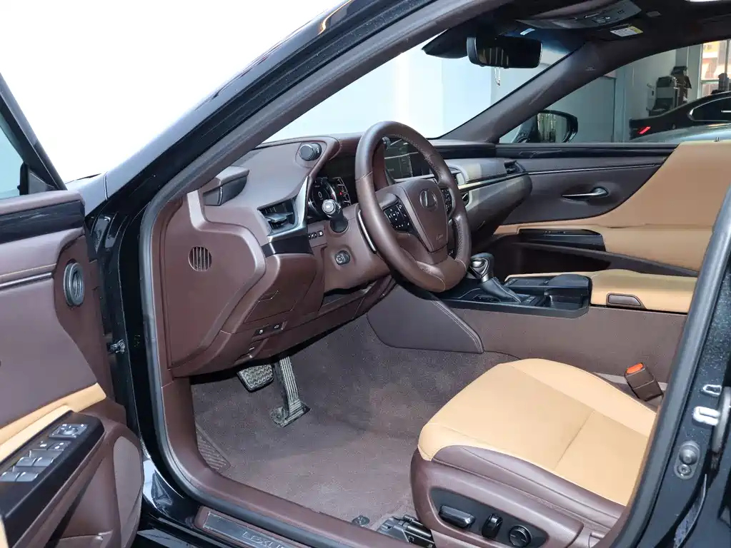 LEXUS ES 2021