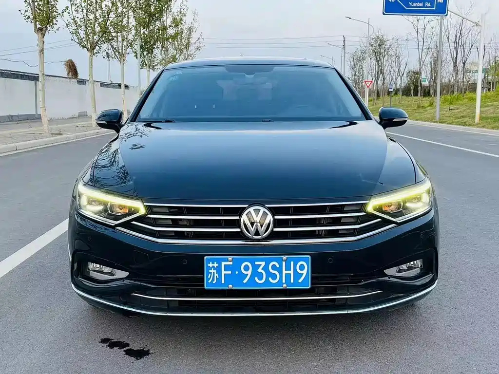 VOLKSWAGEN MAGOTAN 2020