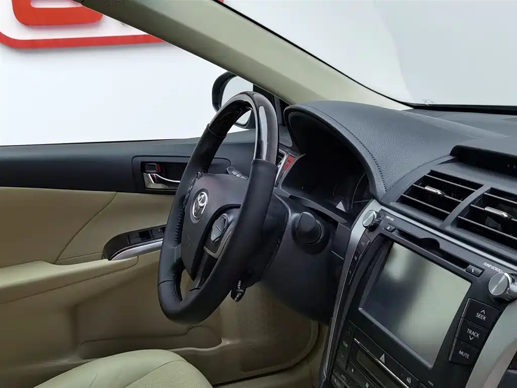 TOYOTA CAMRY 2016