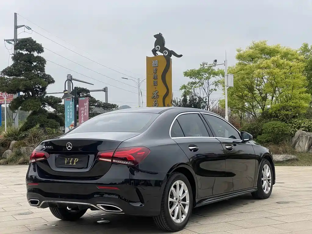 MERCEDES BENZ A-CLASS 2022