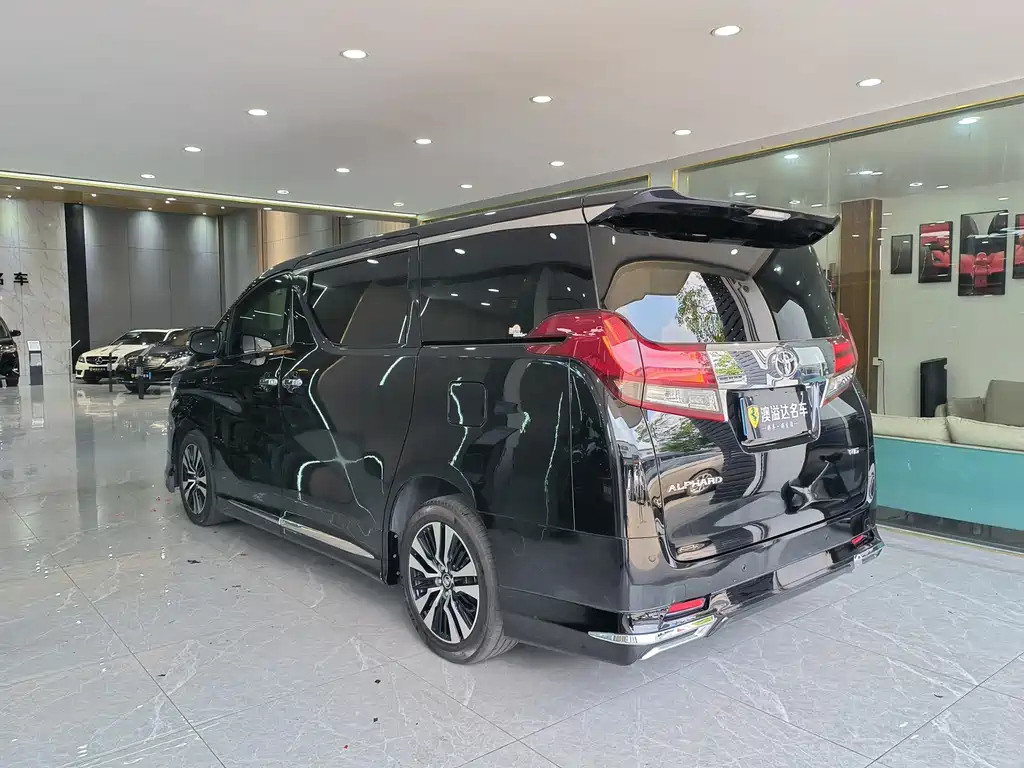 TOYOTA ALPHARD 2016