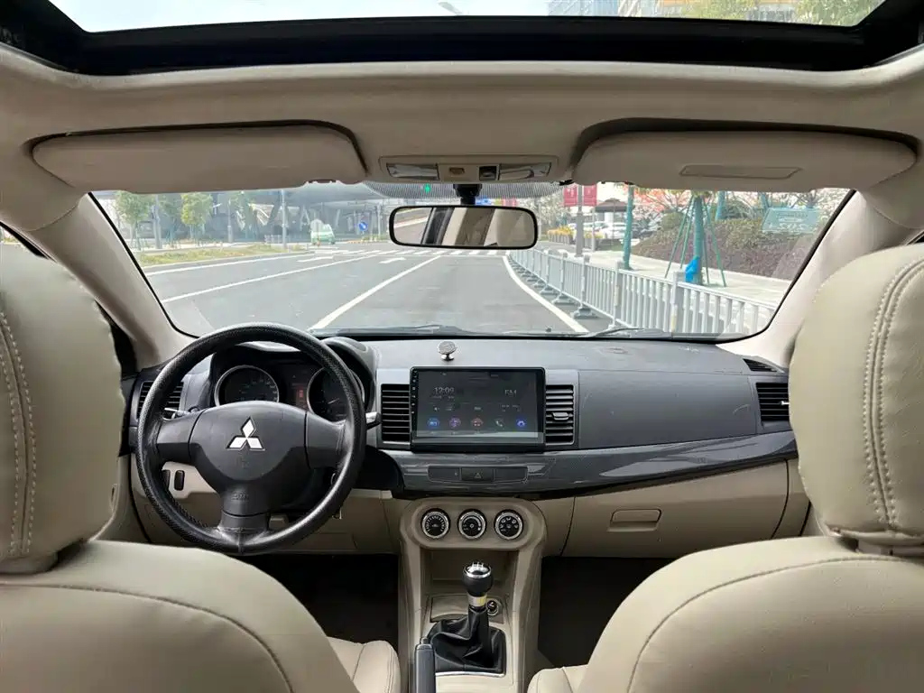 MITSUBISHI LANCER EX 2012