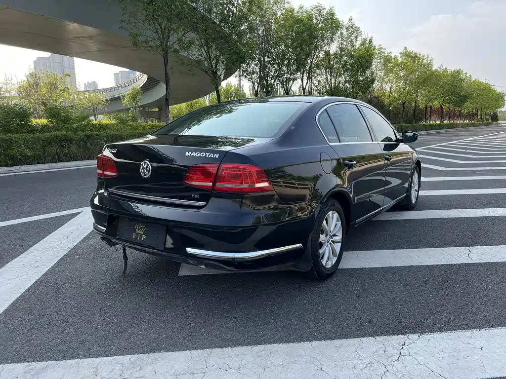 VOLKSWAGEN MAGOTAN 2016