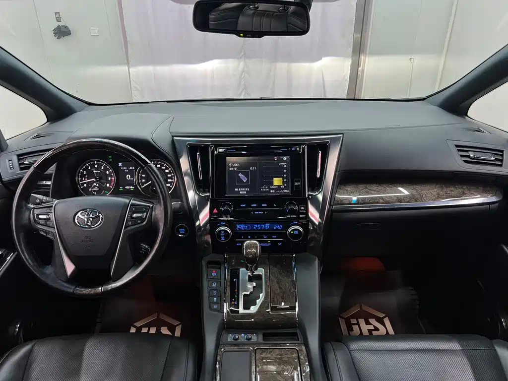 TOYOTA ALPHARD 2020