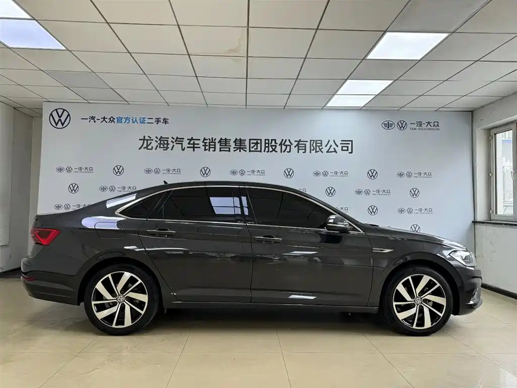 VOLKSWAGEN SAGITAR 2021
