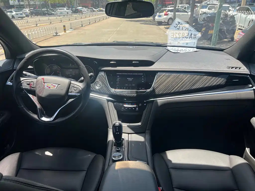 CADILLAC XT6 2022