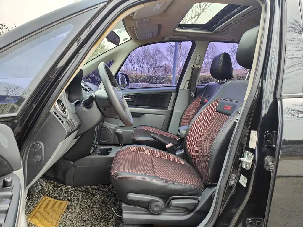 SUZUKI SX4 2011