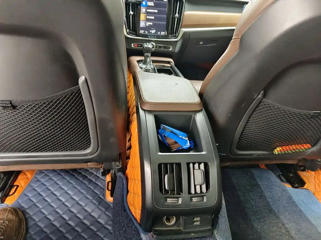 VOLVO S90 2019