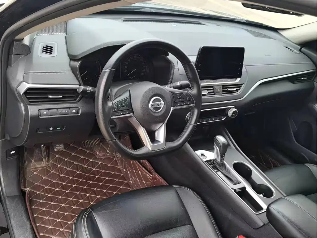NISSAN TEANA 2020