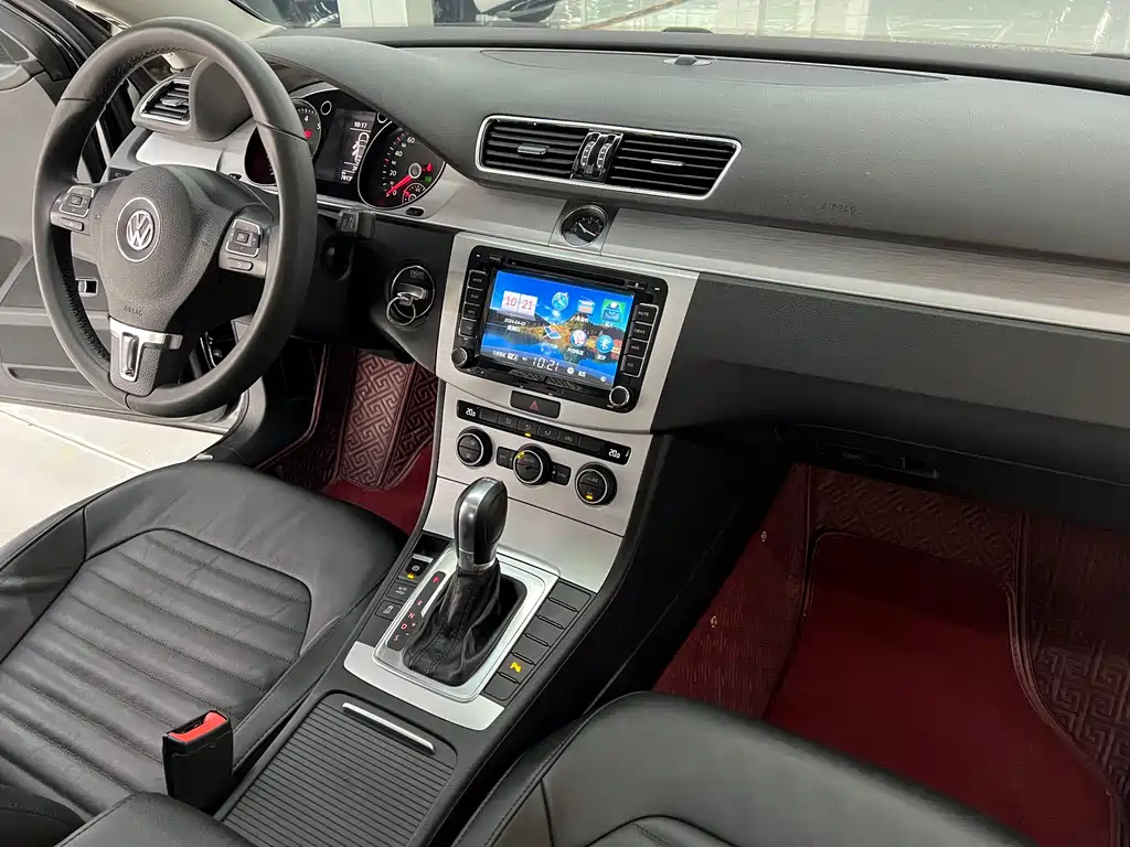 VOLKSWAGEN MAGOTAN 2016