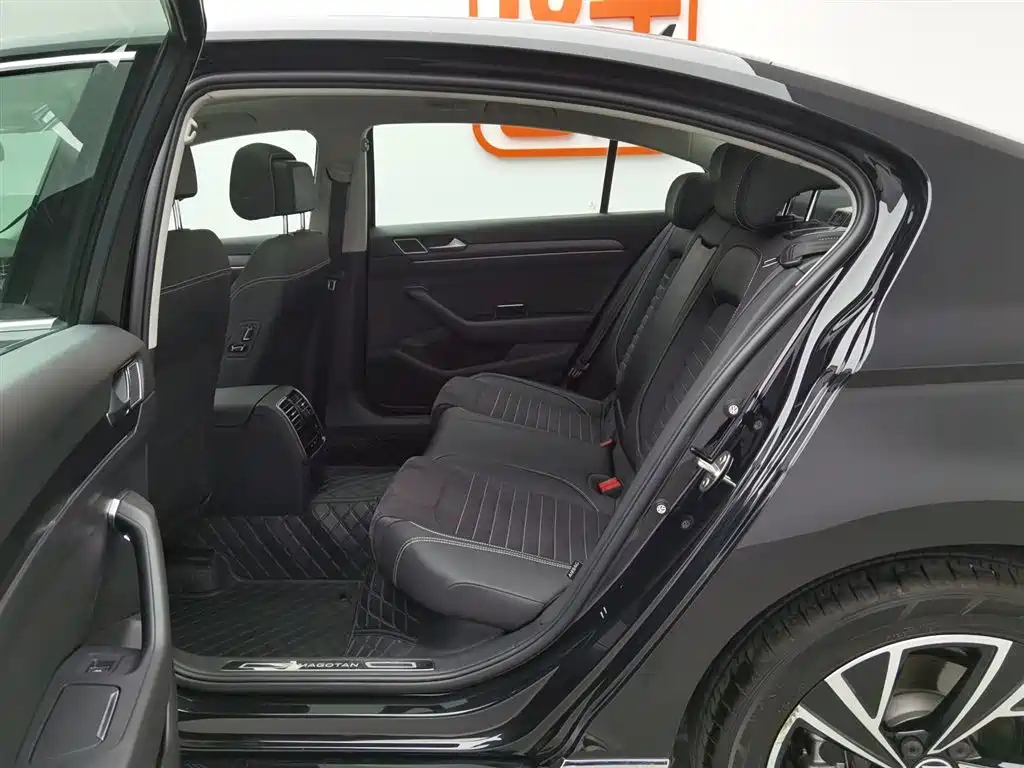 VOLKSWAGEN MAGOTAN 2022