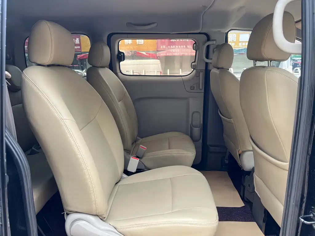 NISSAN NV200 2015