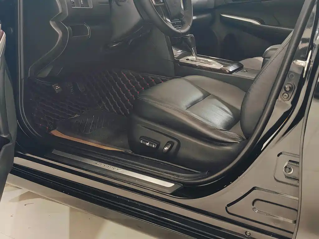 TOYOTA CAMRY 2016