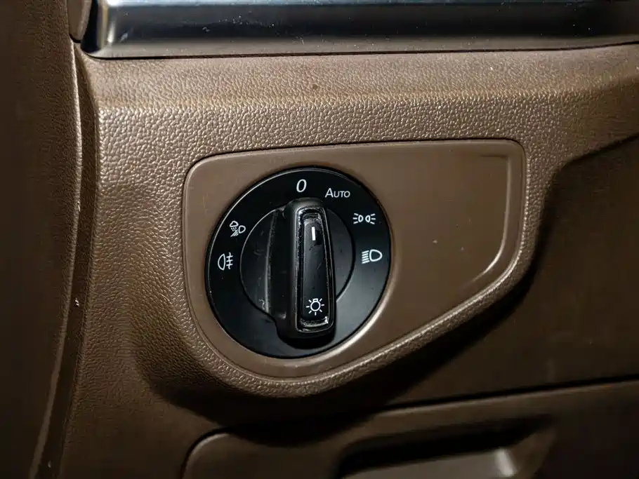 VOLKSWAGEN VILORAN 2021