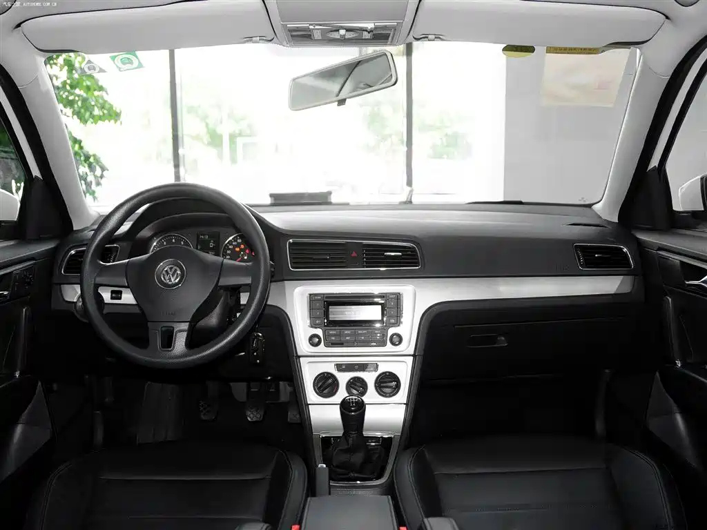 VOLKSWAGEN LAVIDA 2013