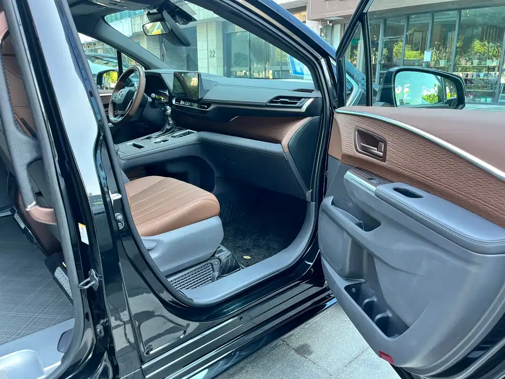 TOYOTA SIENNA SIENNA 2024