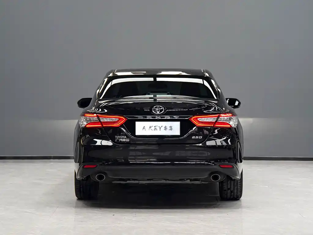 TOYOTA CAMRY 2018