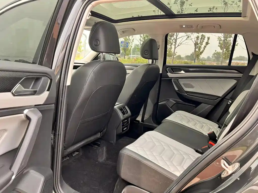 VOLKSWAGEN TAYRON 2023