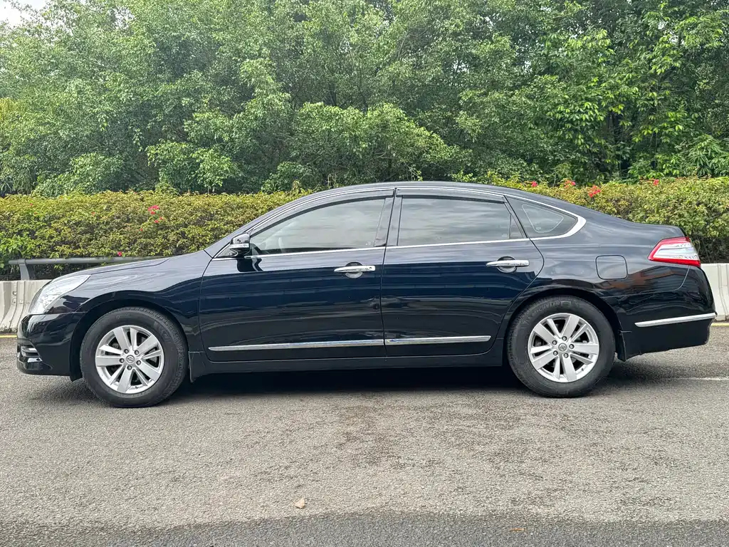 NISSAN TEANA 2013