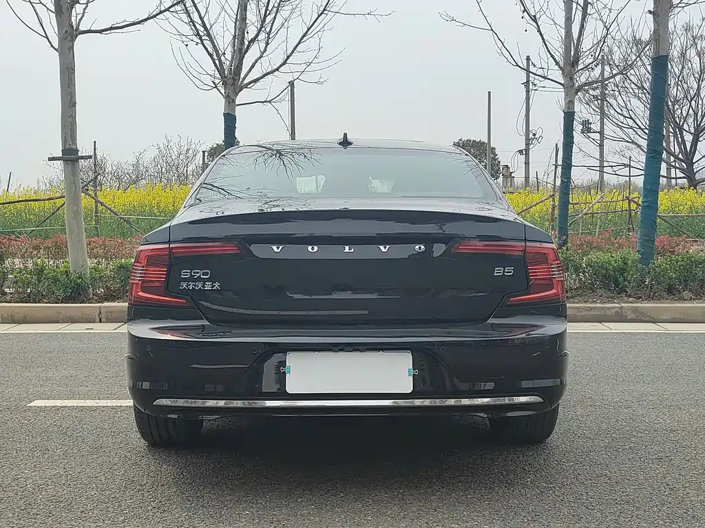 VOLVO S90 2021