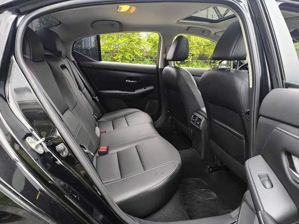 NISSAN SYLPHY 2020