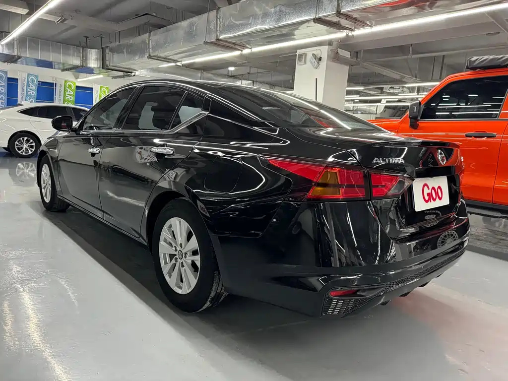 NISSAN TEANA 2020