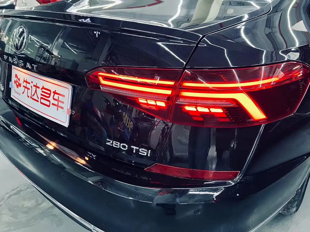 VOLKSWAGEN PASSAT 2020