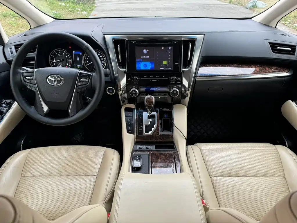 TOYOTA ALPHARD 2019