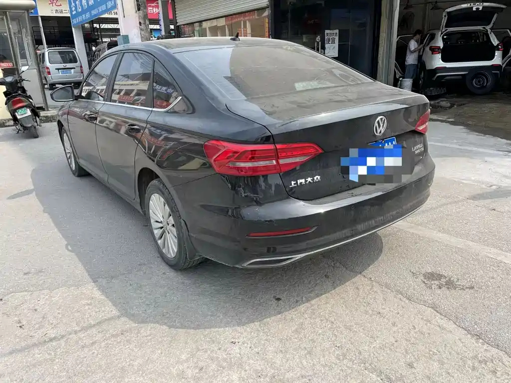 VOLKSWAGEN LAVIDA 2020