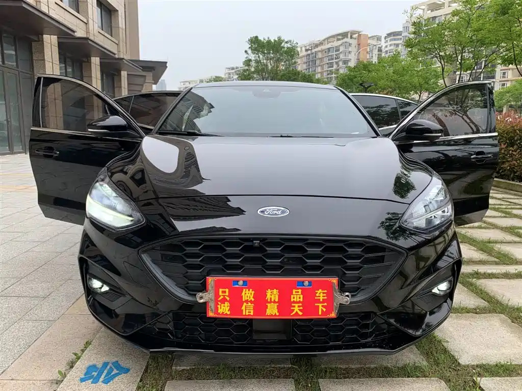 FORD FOCUS 2021