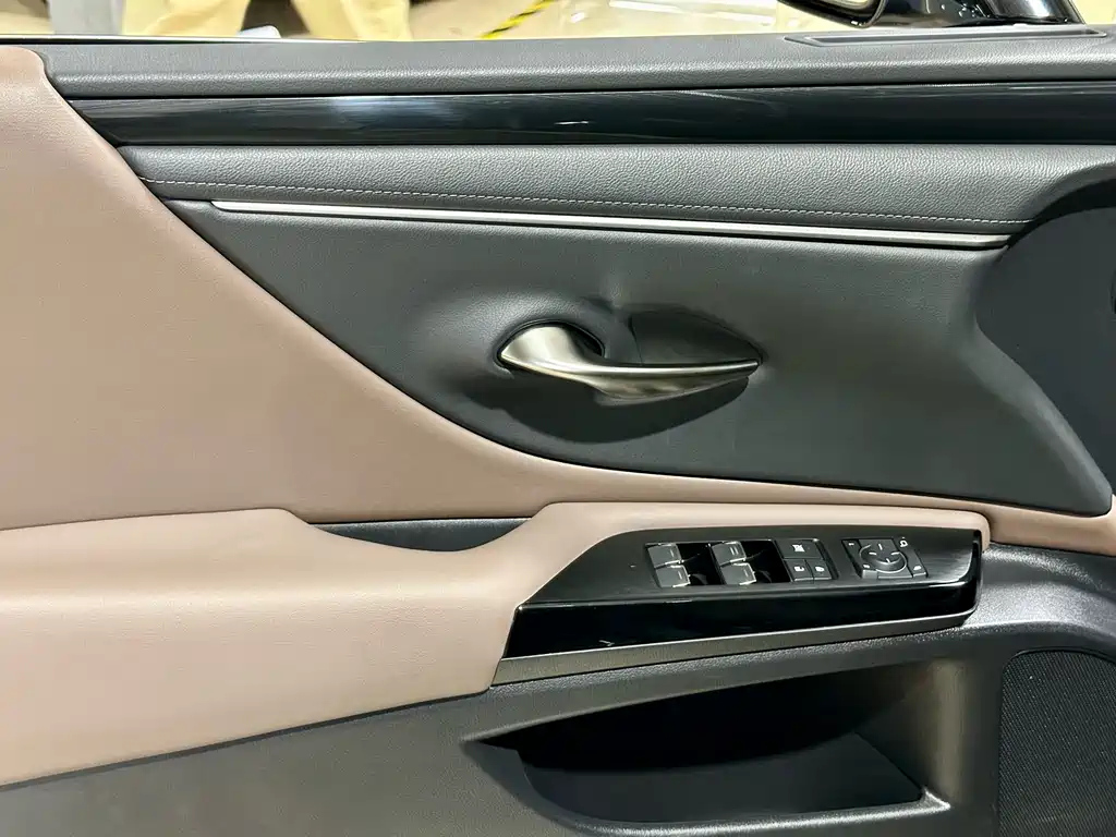 LEXUS ES 2022
