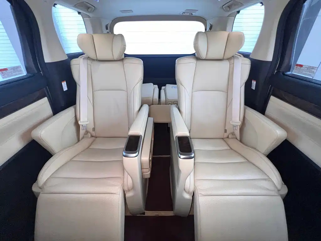 TOYOTA ALPHARD 2018