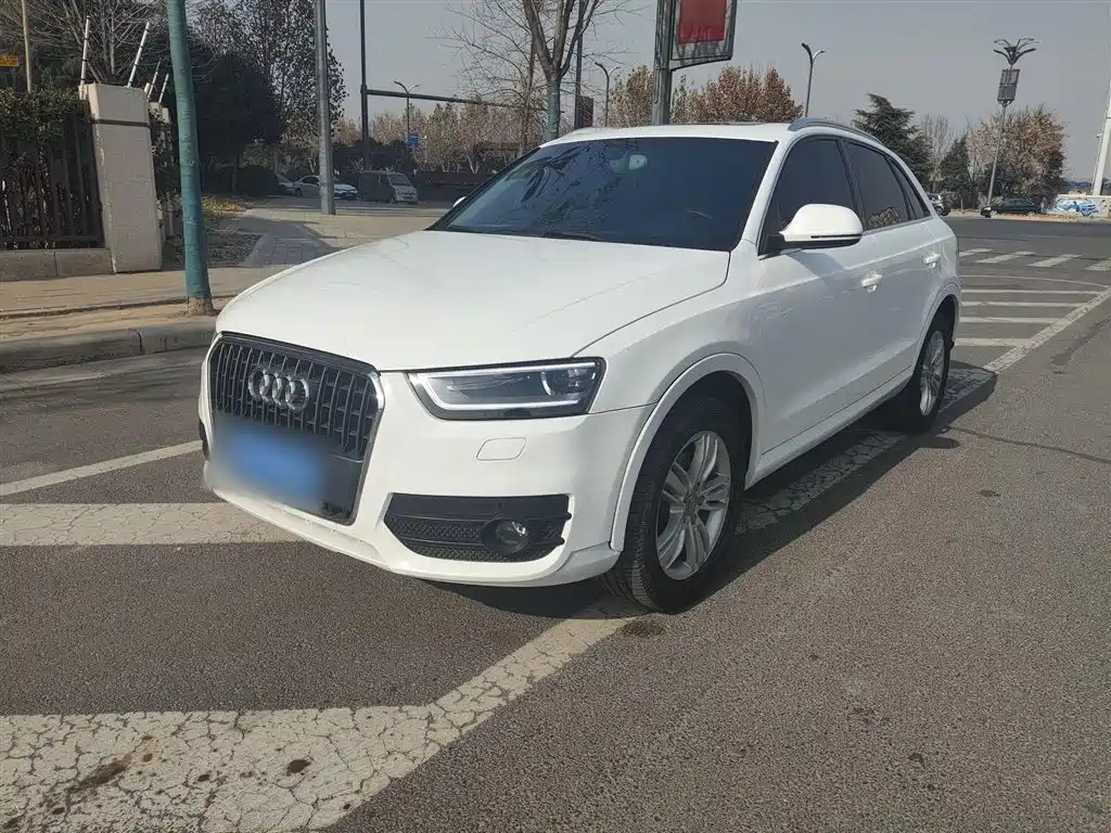 AUDI Q3 2015