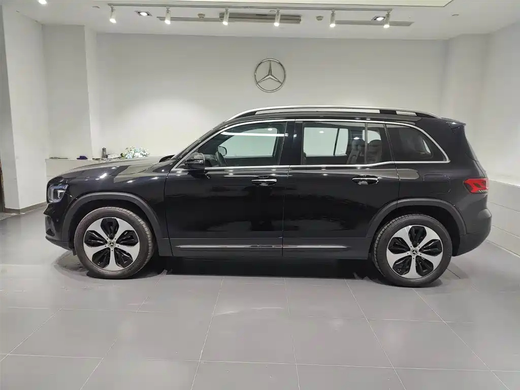MERCEDES BENZ GLB 2021