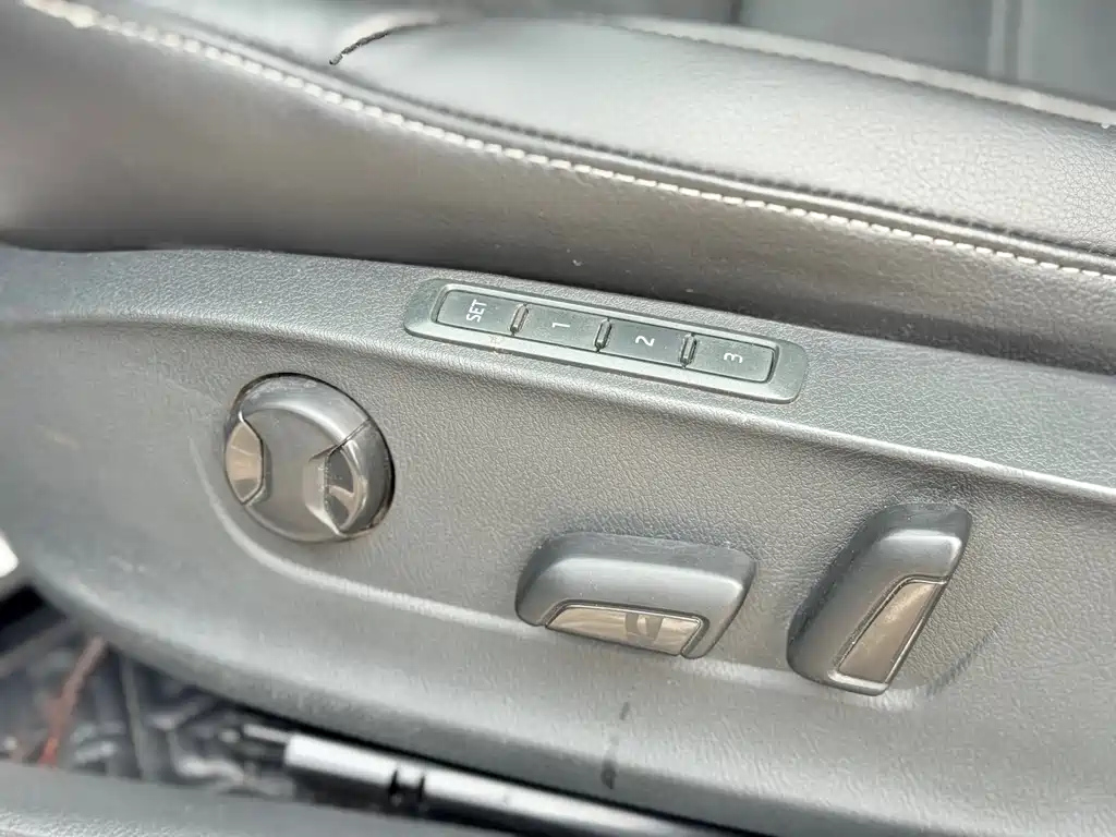 VOLKSWAGEN PASSAT 2017