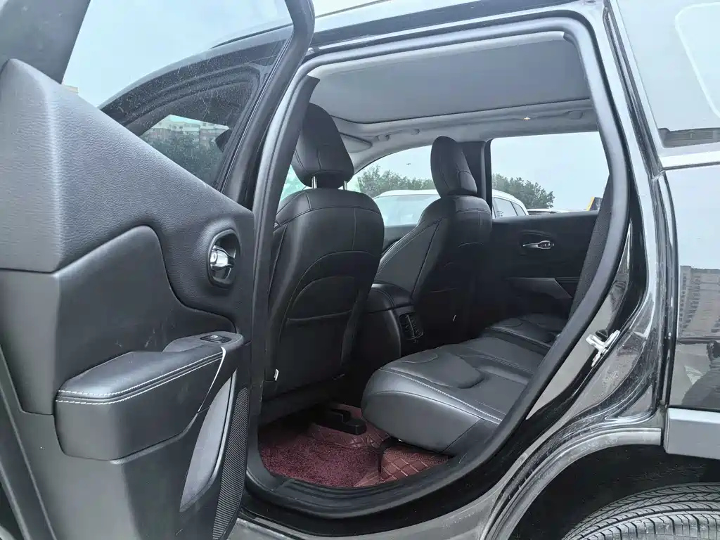 JEEP CHEROKEE 2021