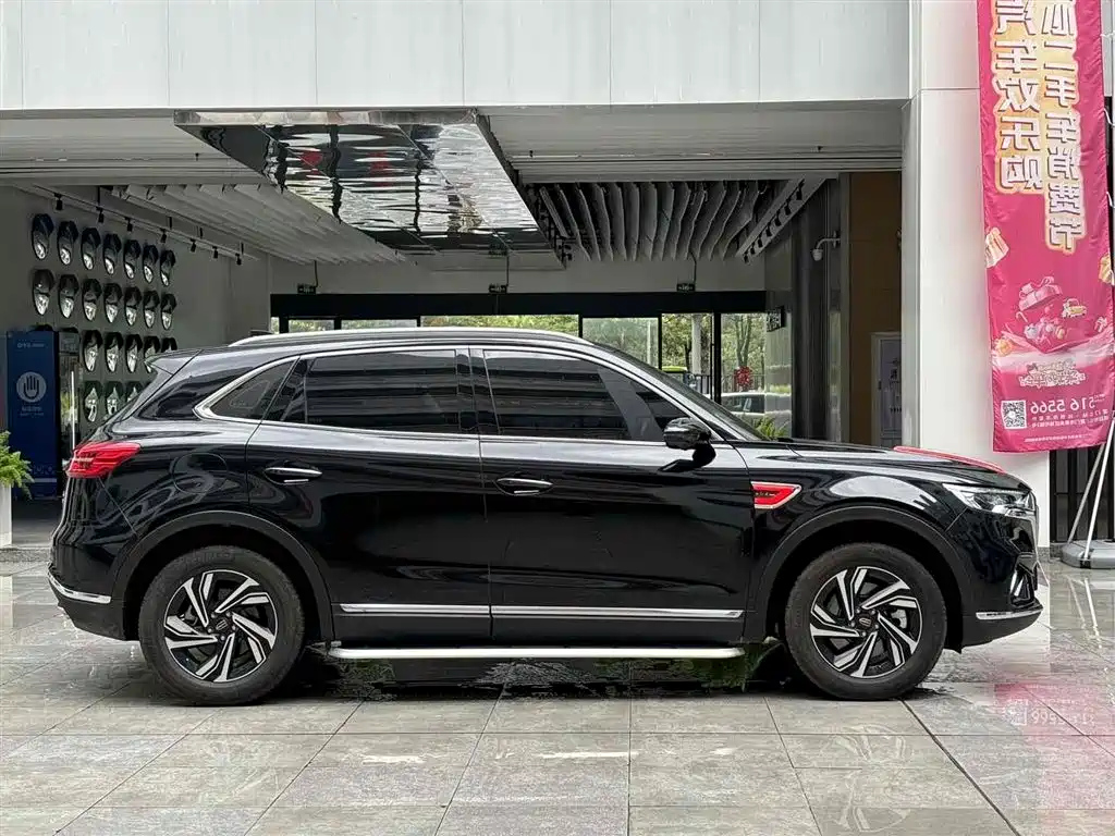 HONGQI HS5 2022