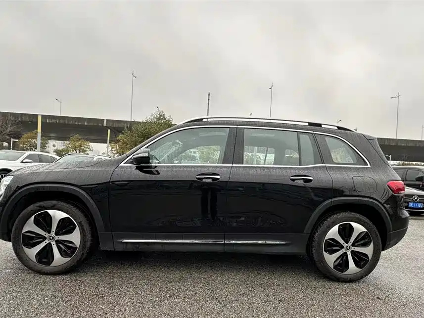 MERCEDES BENZ GLB 2022