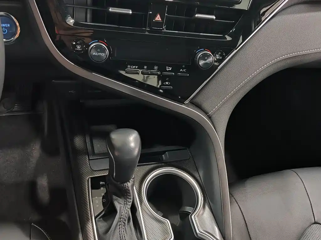 TOYOTA CAMRY 2022