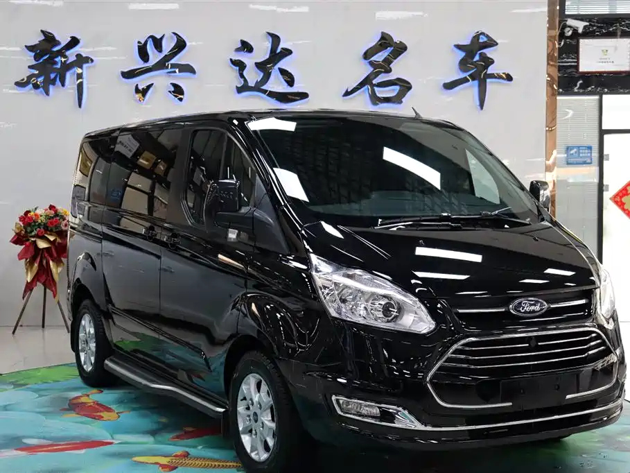 FORD TOUREO 2022