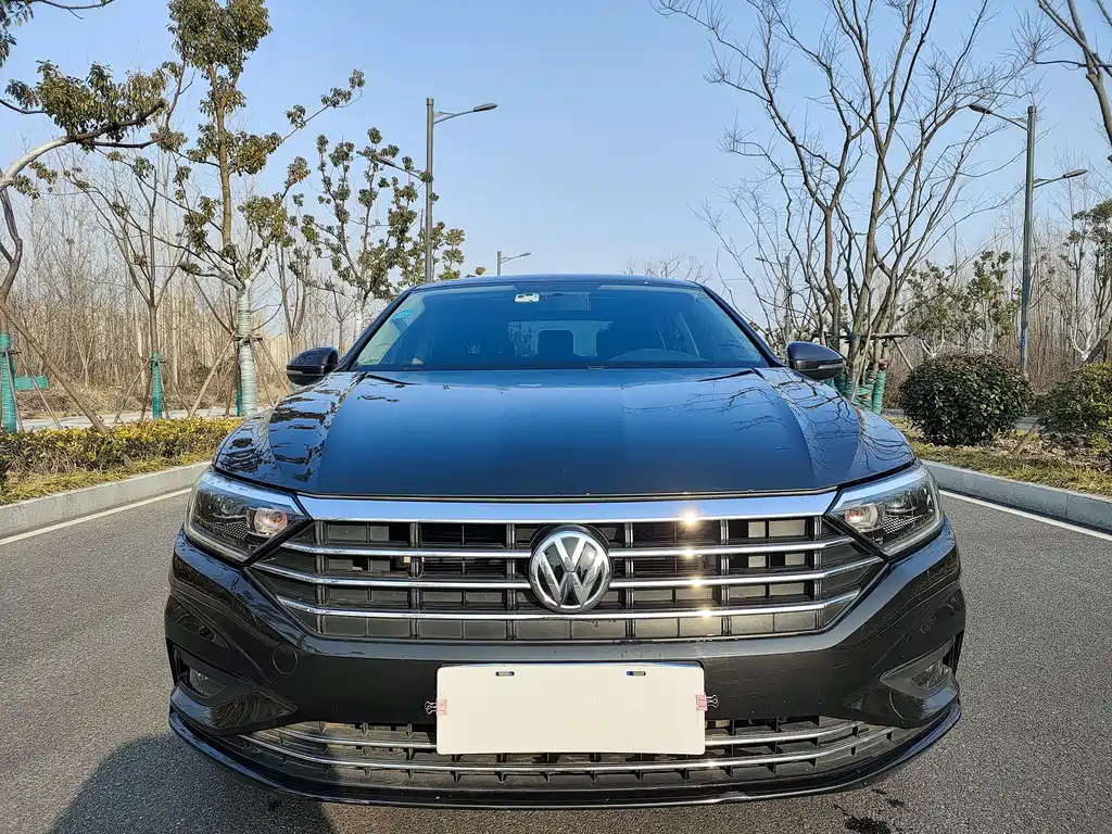 VOLKSWAGEN SAGITAR 2020