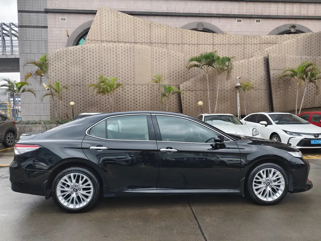 TOYOTA CAMRY 2020