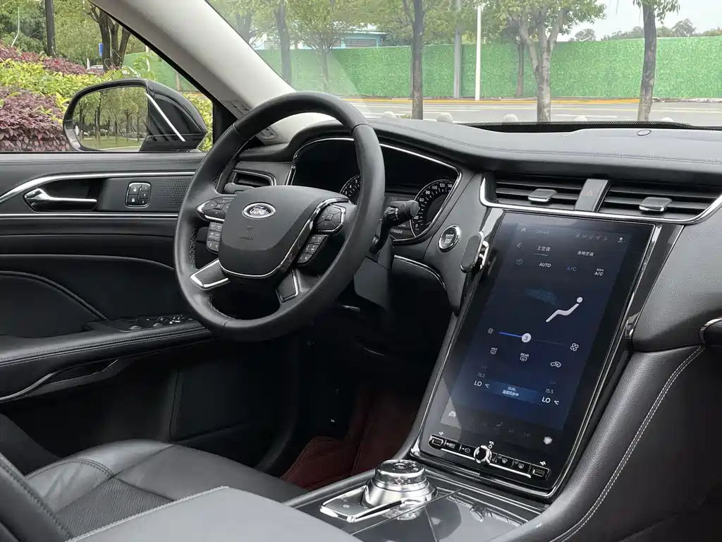 FORD TAURUS 2021