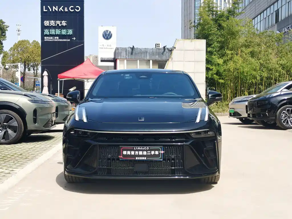 LYNK&CO 03 2023